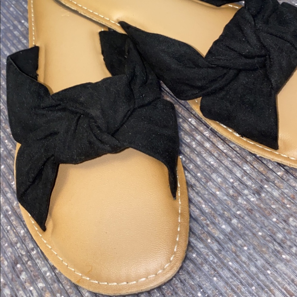 Knot sandals